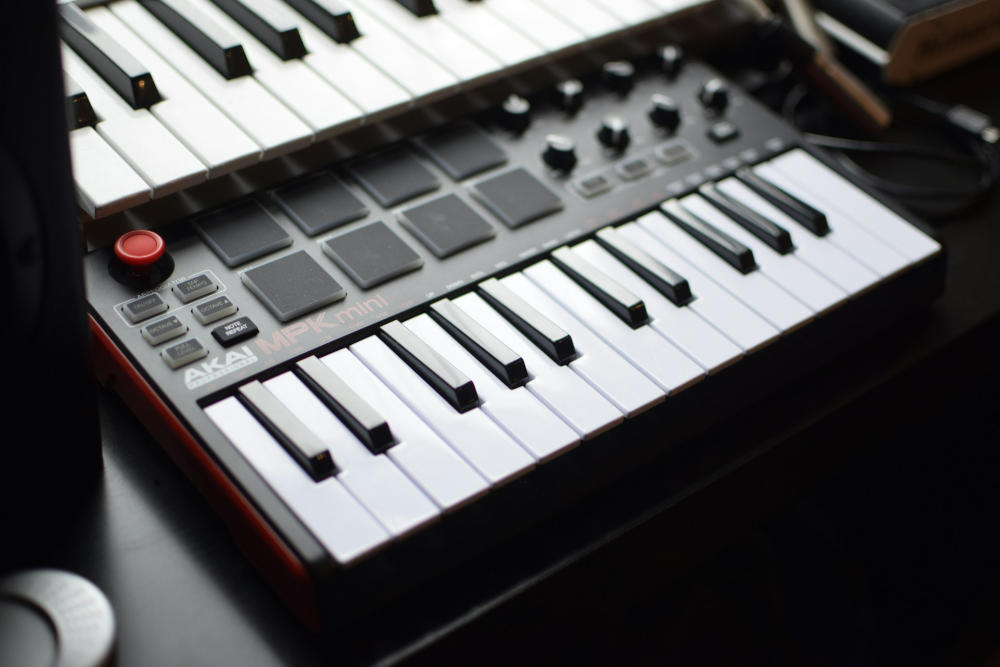 akai mpk mini midi keyboard