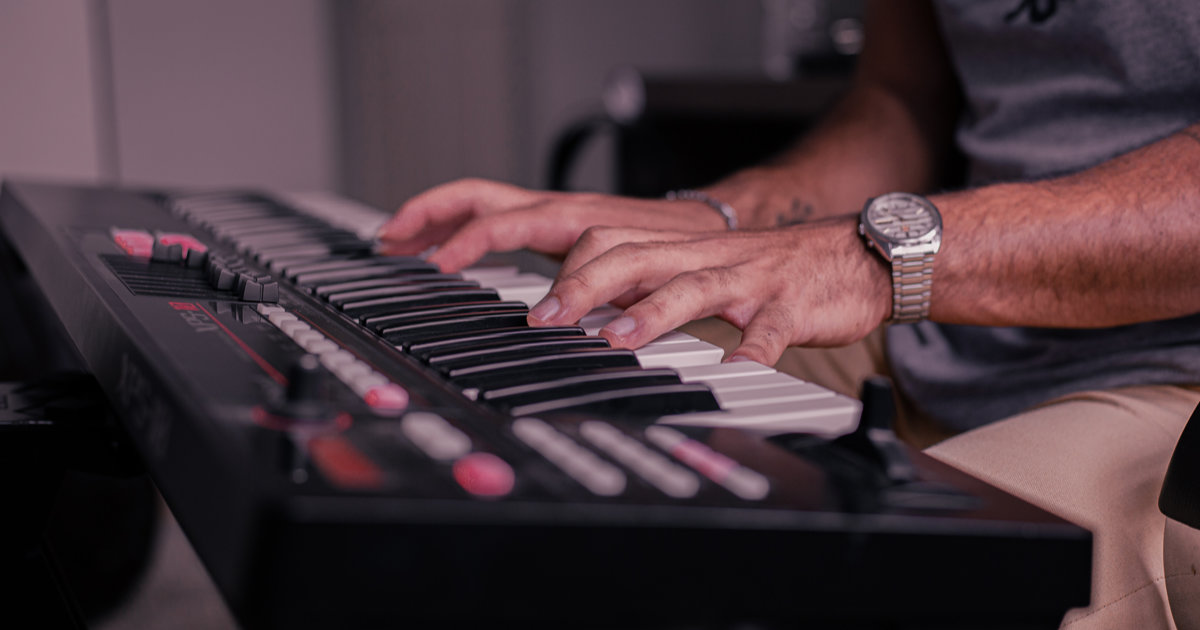 How to use a MIDI keyboard: A Beginner’s Guide